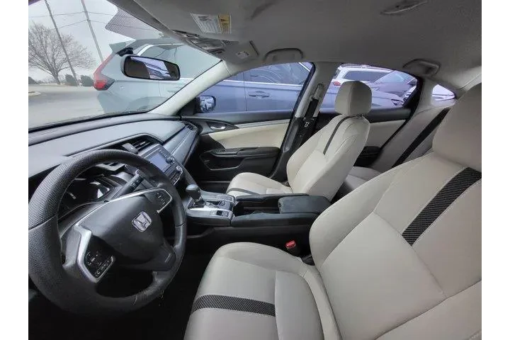 $13750 : Honda Civic 2018 LX 4dr Seda image 10