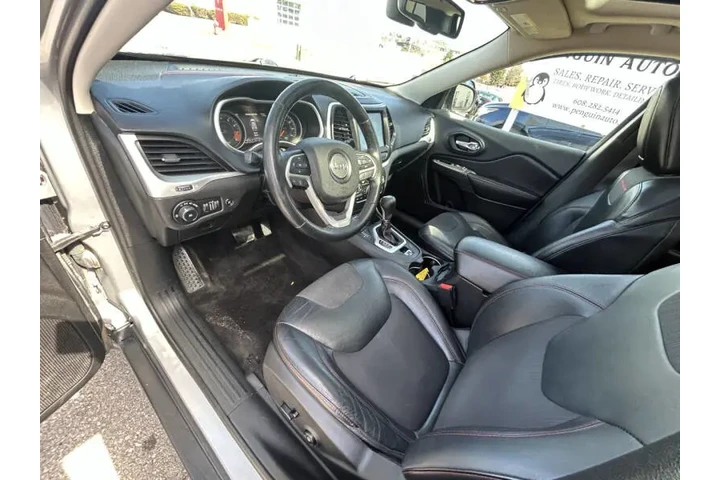 $9990 : 2015 Cherokee Trailhawk image 9