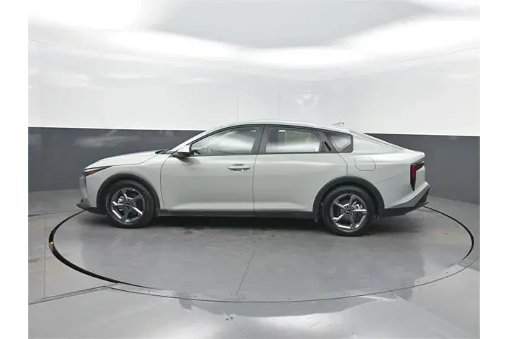 $20712 : Kia K4 2025 LXS 4dr Sedan image 2