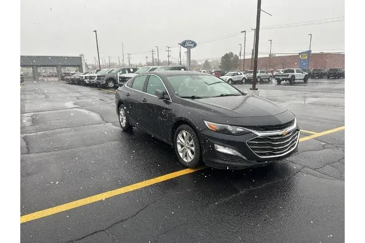 $15081 : Chevrolet Malibu 2022 LT 4dr image 3