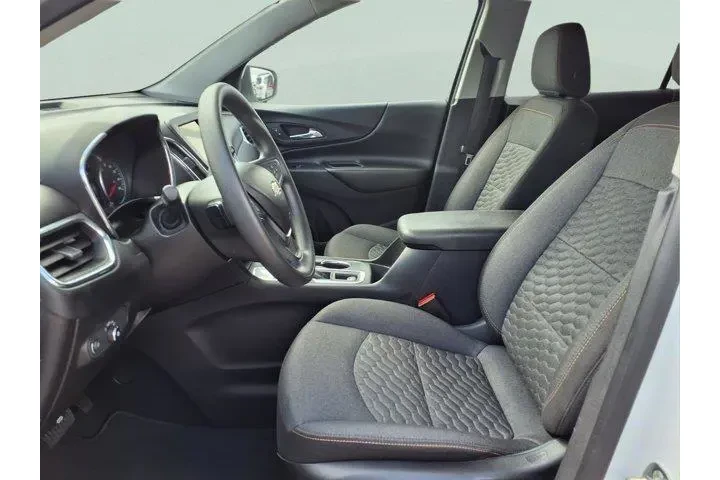 $17395 : Chevrolet Equinox 2019 LT 4d image 10