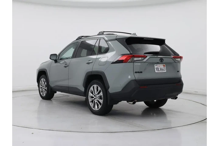 $30998 : Toyota RAV4 2022 XLE Premium image 2