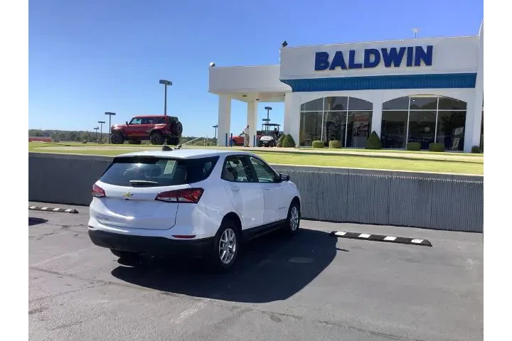 $25950 : Chevrolet Equinox 2023 LS 4d image 7