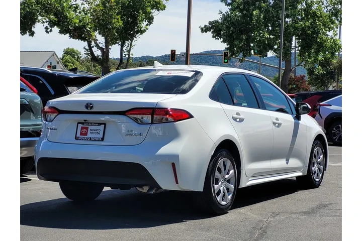 $24999 : Gold Certified2023 Corolla Hy image 5