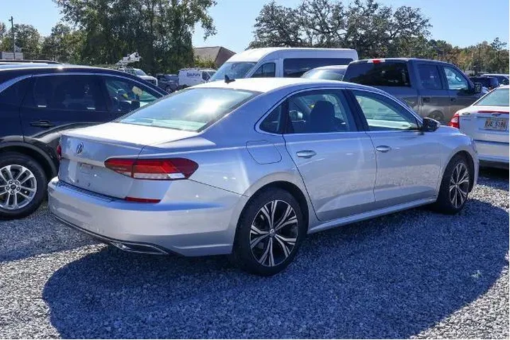 $14994 : Volkswagen Passat 2021 SE 4d image 3