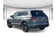 $19990 : Volkswagen Tiguan 2024 Wolfs thumbnail