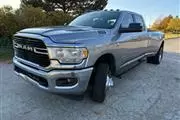 $39995 : 2019 RAM 3500 Lone Star thumbnail