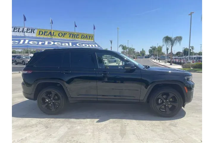$32888 : Jeep Grand Cherokee 2023 4x4 image 9