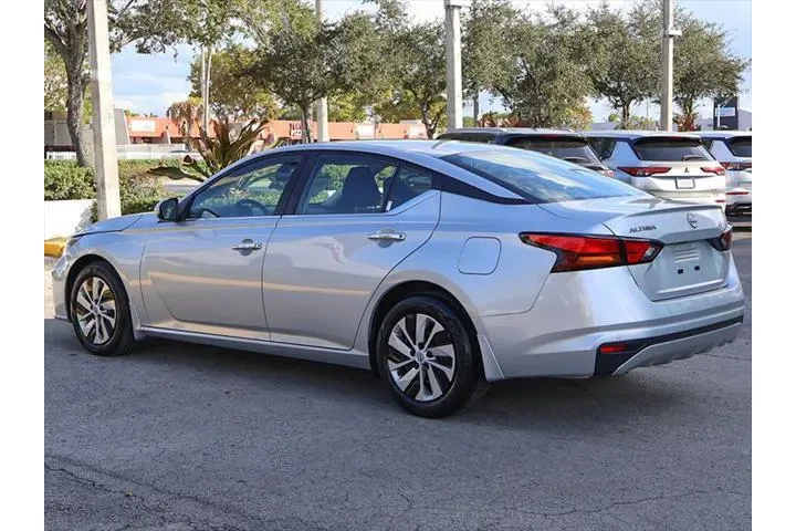 $15995 : Nissan Altima 2023 2.5 S 4dr image 6