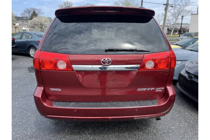 $9500 : 2010 Sienna XLE Limited image 5