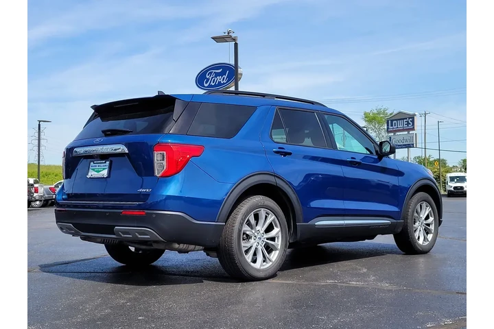 $31399 : Ford Explorer 2022 AWD XLT 4 image 4
