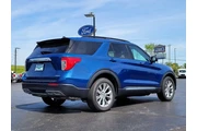 $31399 : Ford Explorer 2022 AWD XLT 4 thumbnail