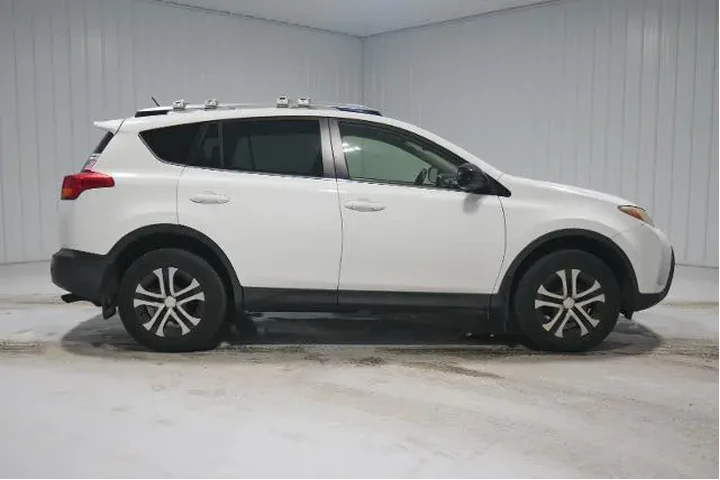 $14500 : Toyota RAV4 2015 AWD LE 4dr image 4
