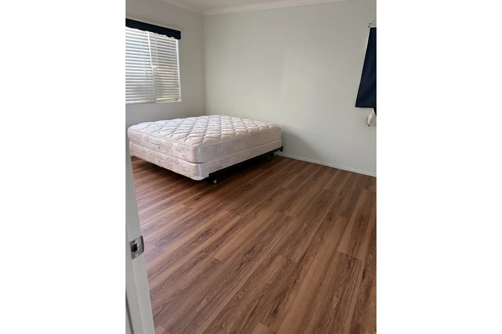 $1000 : Renta cuarto a mujer sola image 3