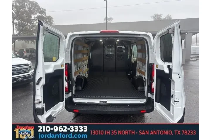 $32874 : Ford Transit 2024 250 3dr SW image 9