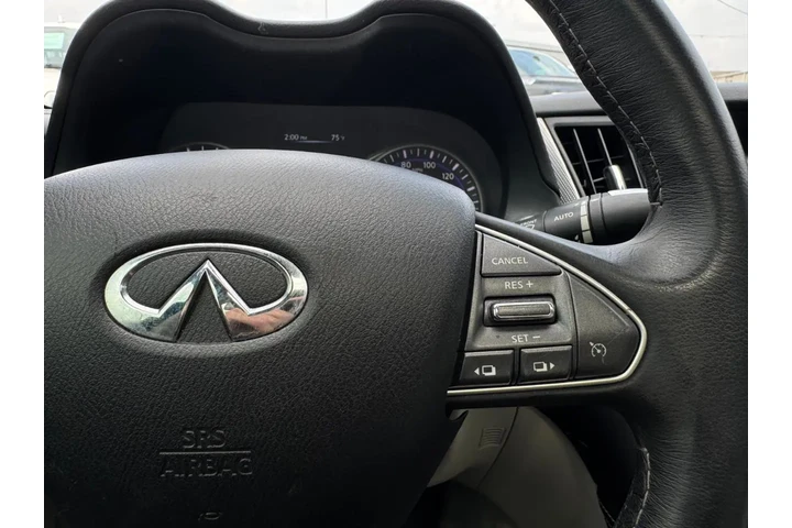 2017 Q50 3.0t Sport image 10