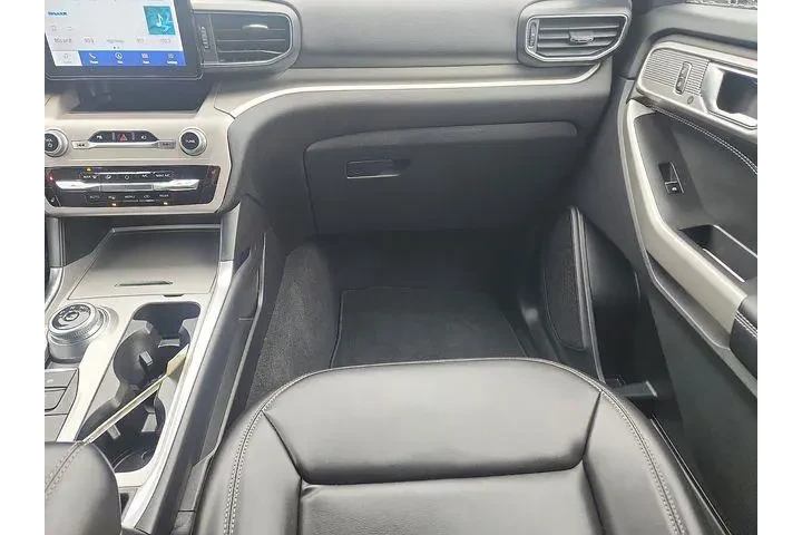 $34895 : Ford Explorer 2023 AWD XLT 4 image 10