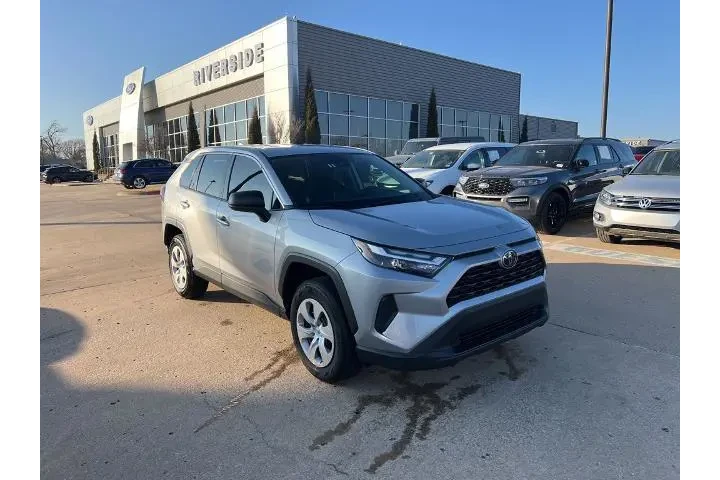 $24495 : Toyota RAV4 2024 LE 4dr SUV image 1
