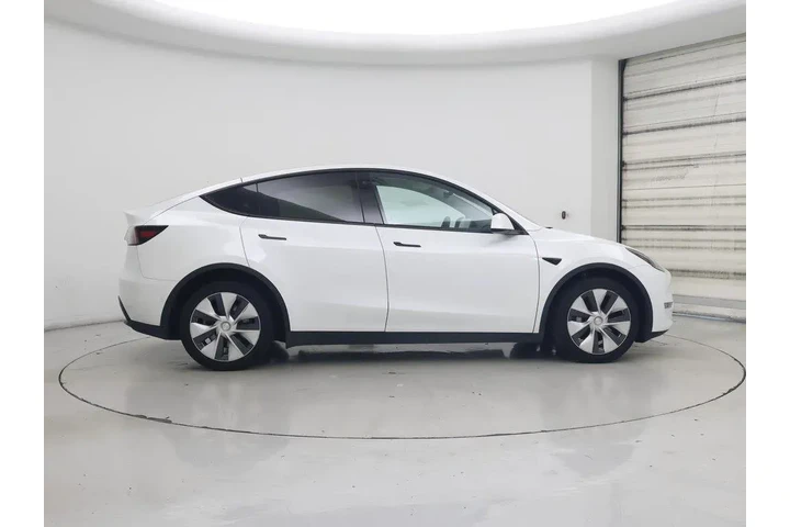 $29998 : Tesla Model Y 2022 AWD Long image 7