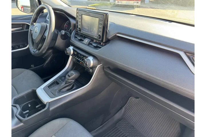 $22520 : Toyota RAV4 2022 XLE 4dr SUV image 5