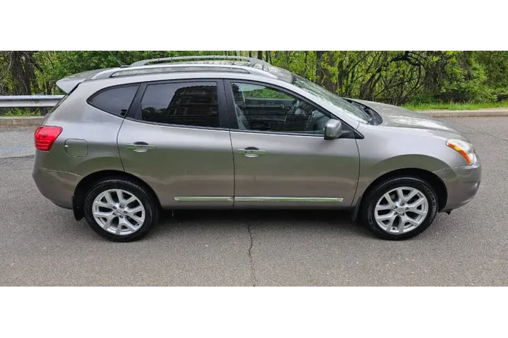 $6395 : 2011 Rogue SV image 9