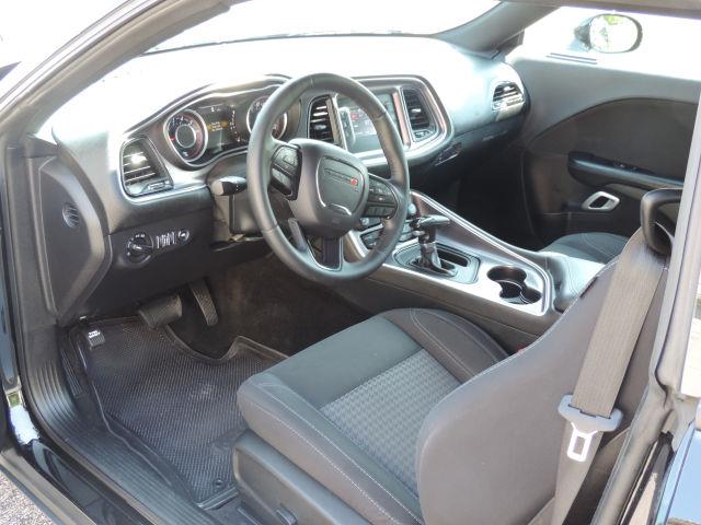 $8500 : 2015 Dodge Challenger SXT image 4