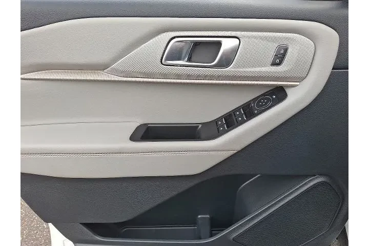 $39995 : Ford Explorer 2025 AWD Activ image 10