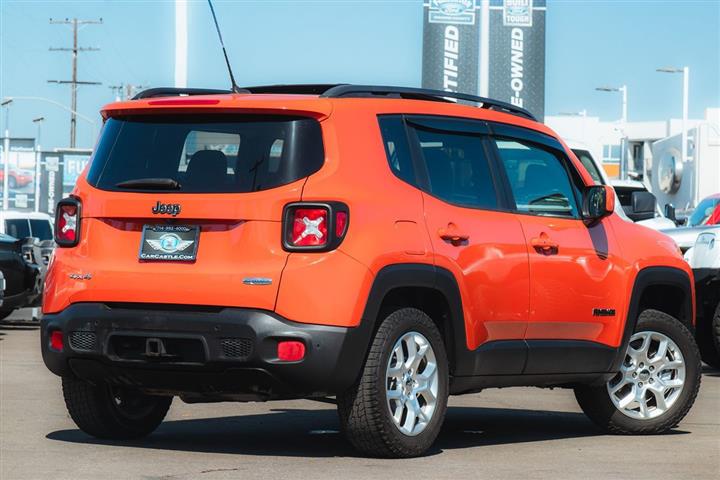 2016 Renegade Latitude image 3