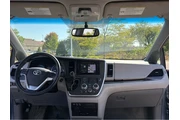 $12000 : 2015 Sienna XLE thumbnail