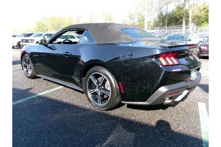$37695 : Ford Mustang 2025 EcoBoost 2 image 7