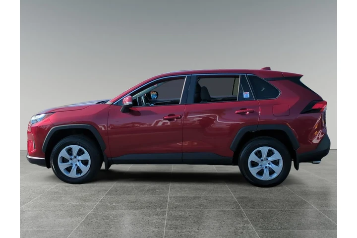 $38500 : Toyota RAV4 2025 LE 4dr SUV image 2