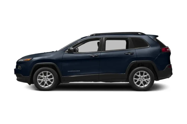$10385 : 2015 Cherokee Latitude image 1