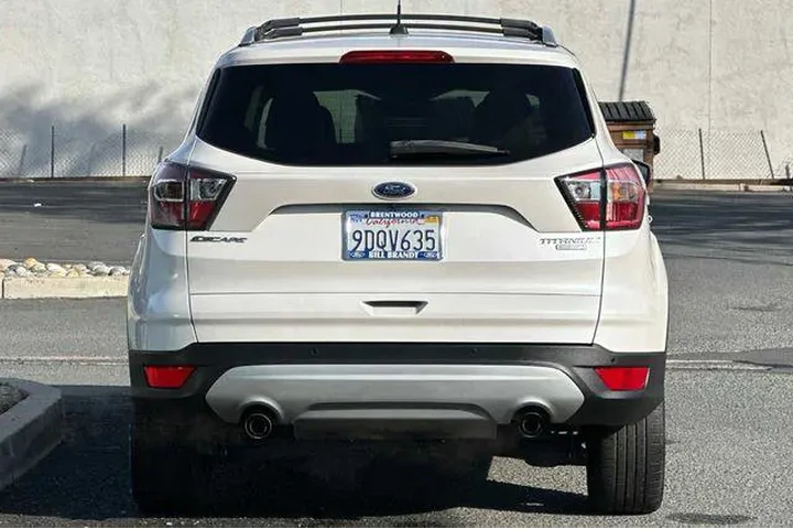 $12552 : Ford Escape 2017 Titanium 4d image 8