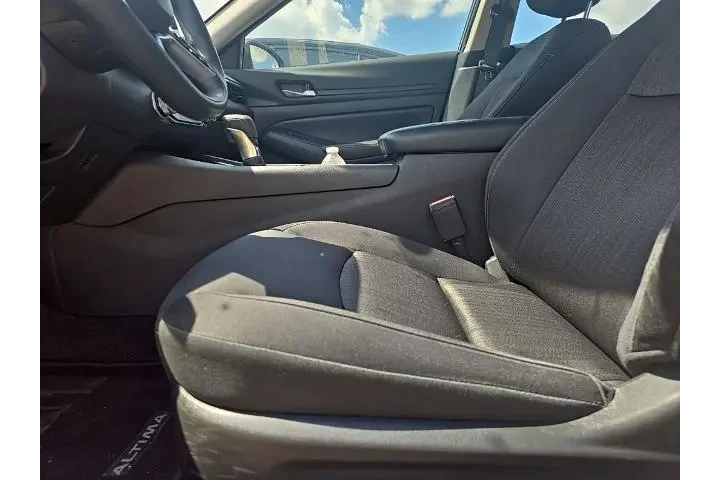 $19577 : Nissan Altima 2024 2.5 SV 4d image 5