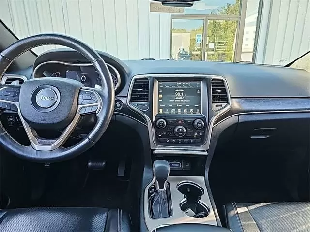 $13599 : Pre-Owned 2017 Grand Cherokee image 5