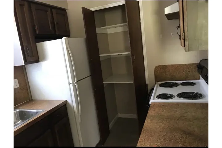 $1000 : Cozy 1-Bedroom and 1-Bathroom image 9
