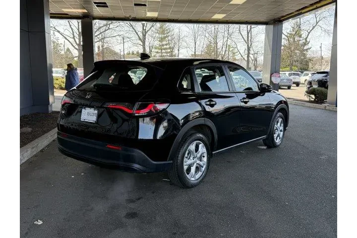 Honda HR-V 2024 AWD LX 4dr C image 5
