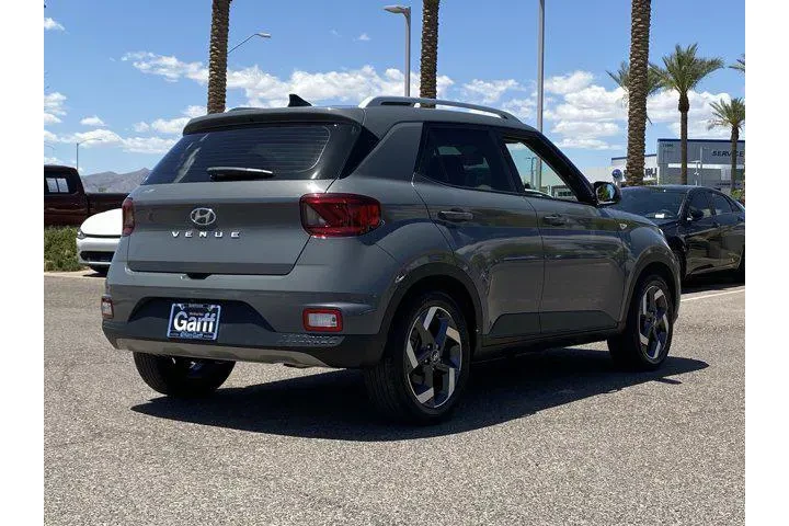 $18990 : Hyundai VENUE 2021 SEL 4dr C image 3