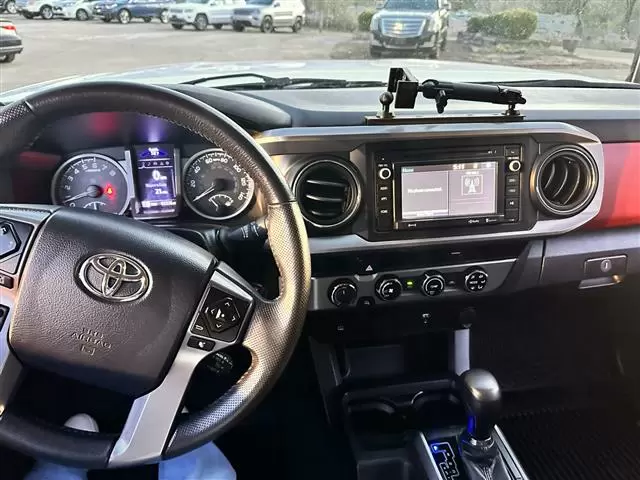 $28995 : 2017 Tacoma image 10