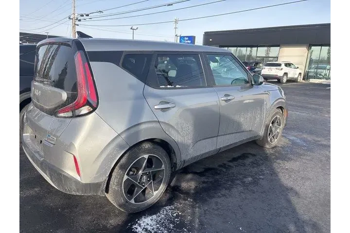 $21446 : Kia Soul 2023 EX 4dr Crossov image 4