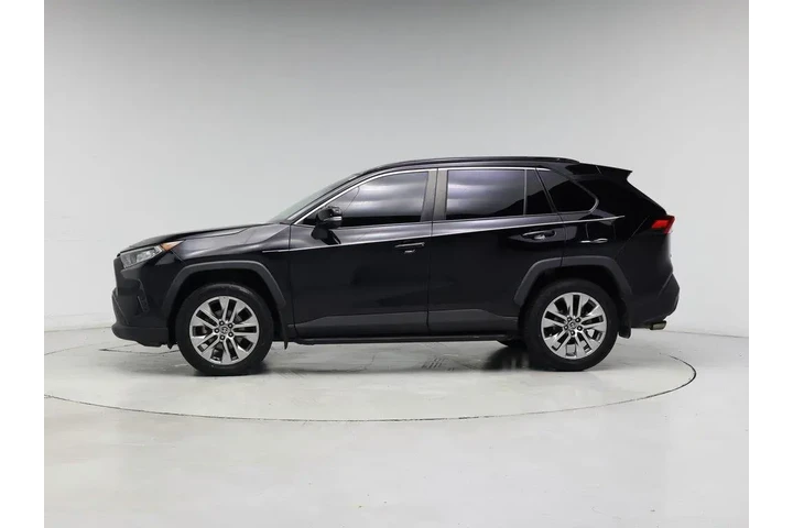 $23998 : Toyota RAV4 2021 XLE Premium image 3