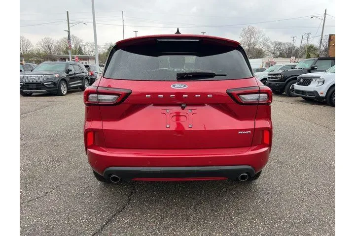 $24945 : Ford Escape 2023 AWD ST-Line image 5