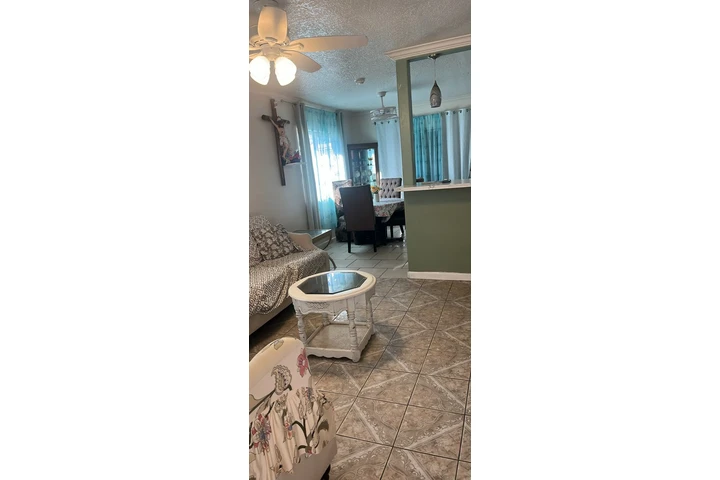 $2600 : Se renta bonita casa image 1