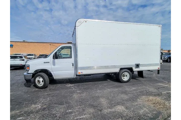 $39997 : Ford E-Series 2023 E-350 SD image 5