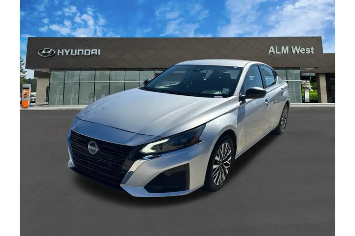 $17420 : Nissan Altima 2024 2.5 SV 4d image 1