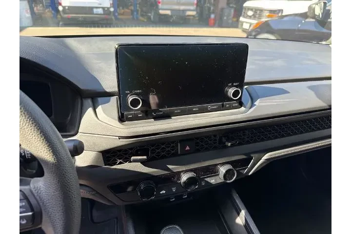 $22922 : Honda Accord 2023 LX 4dr Sed image 8