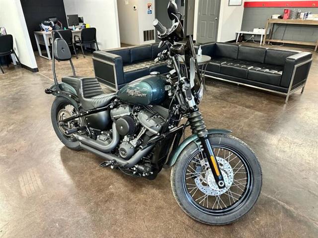 $11985 : 2020 Harley-Davidson SOFTAIL image 2