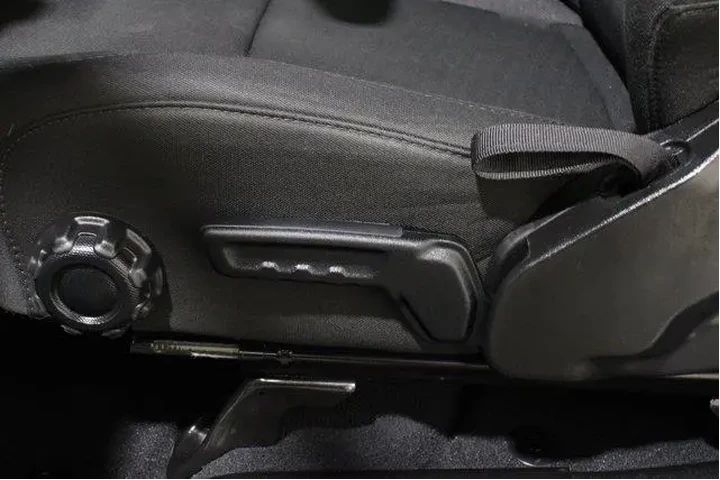 $28998 : Jeep Wrangler Unlimited 2022 image 4