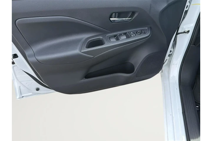 $18477 : Nissan Versa 2025 SV 4dr Sed image 8