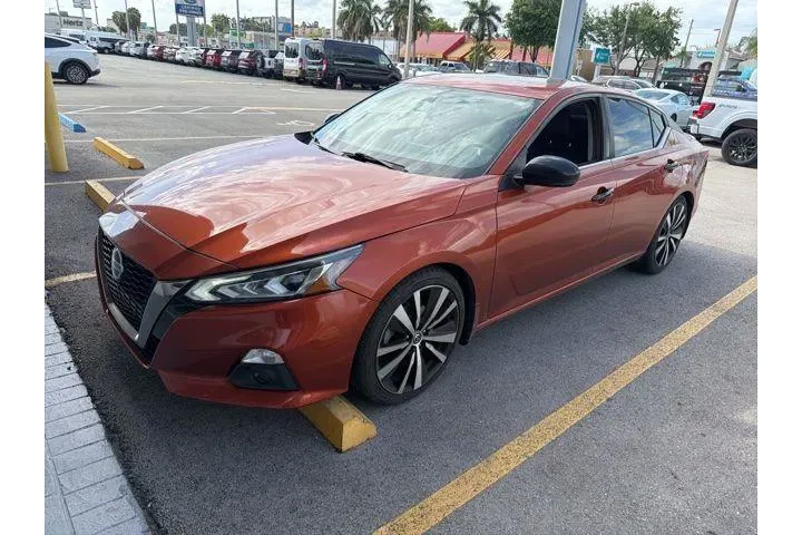 $6990 : Nissan Altima 2019 2.5 SR 4d image 1